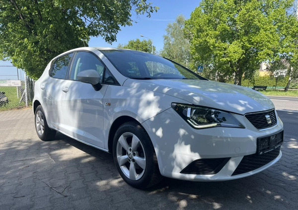 Seat Ibiza cena 27900 przebieg: 144000, rok produkcji 2015 z Leszno małe 92